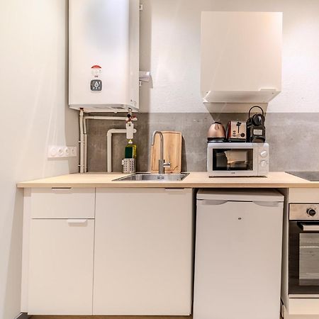 Charming 1-Bedroom Apartment Across From Halles Paul Bocuse & Part-Dieu Lyon Exteriör bild